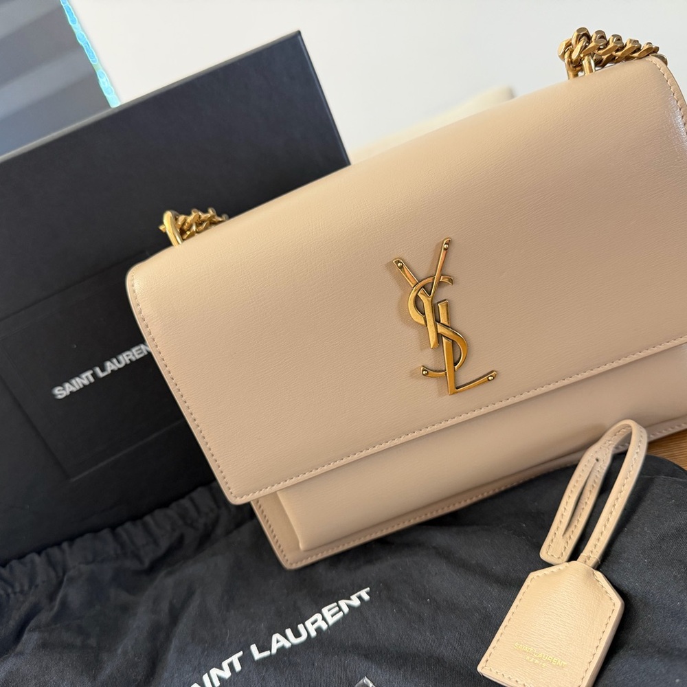 Saint Laurent Tan Leather Shoulder Bag with Gold Accents - Picture 3 of 8